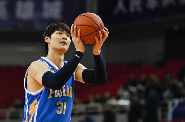 王哲林 选秀「王哲林打爆NBA探花球迷更加遗憾8年前他本该参加选秀大会」
