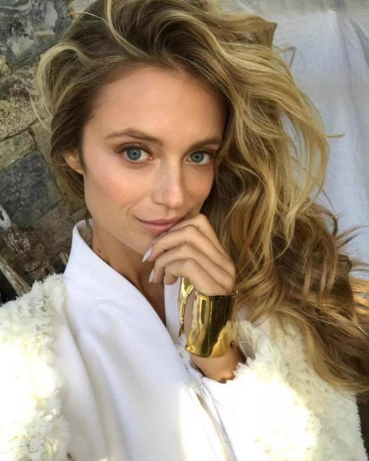 nba球星妻子颜值排名前十名有哪些「NBA球星妻子颜值排名前十名」