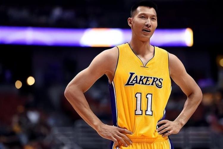 中国篮球运动员在nba的成就最大收入最高的是谁「中国篮球运动员在NBA的成就最大收入最高」