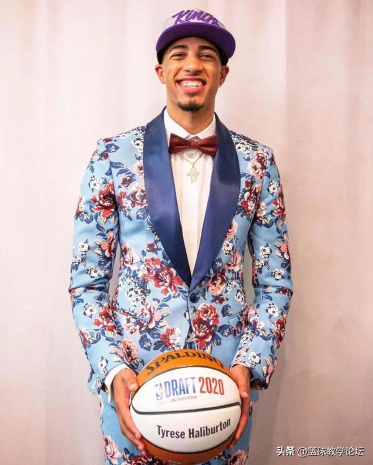 两个00后5年26亿顶薪续约NBA历史第二大合同