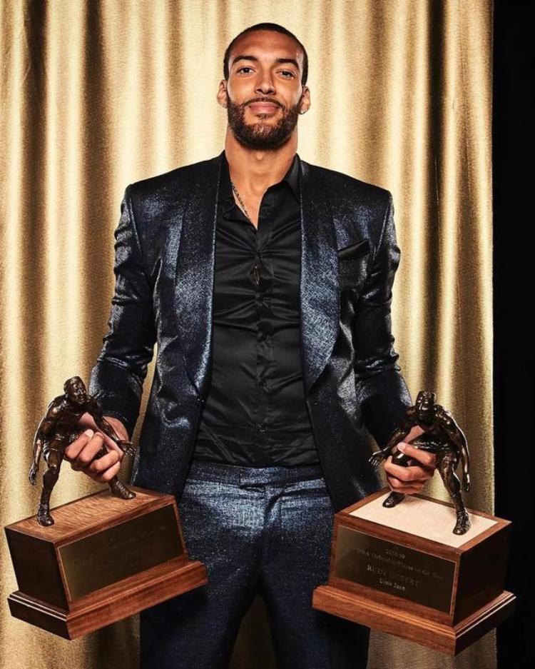 nba2019年得分王是谁「春风得意NBA1819赛季各大奖项得主帅气定妆照」