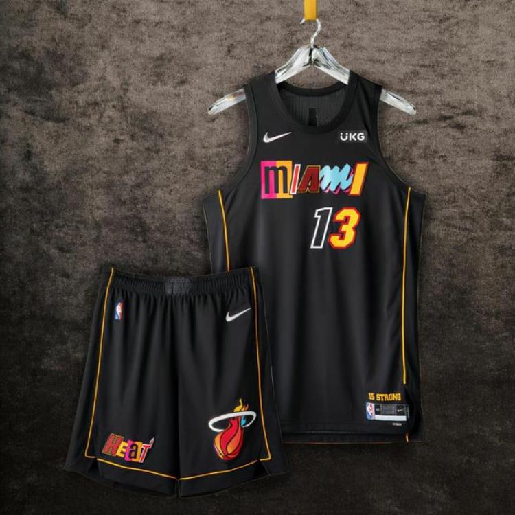 夏季联赛76人杜兰特「NBA官宣75周年纪念球衣杜兰特展示新篮网战袍湖人勇士细节满满」