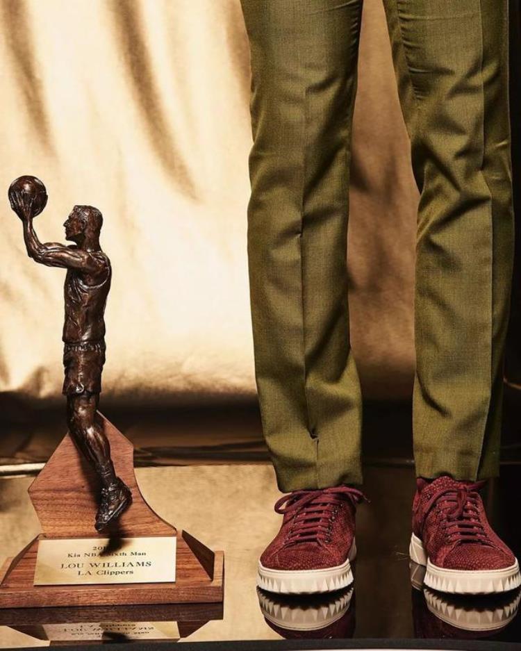 nba2019年得分王是谁「春风得意NBA1819赛季各大奖项得主帅气定妆照」