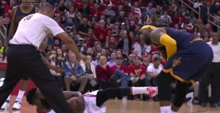 格林踹蛋「细数NBA各路打蛋器格林竟不如一人」