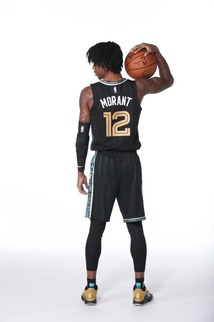 nba最新城市版球衣「NBA球员上身新赛季城市版球衣独行侠和猛龙队很帅」