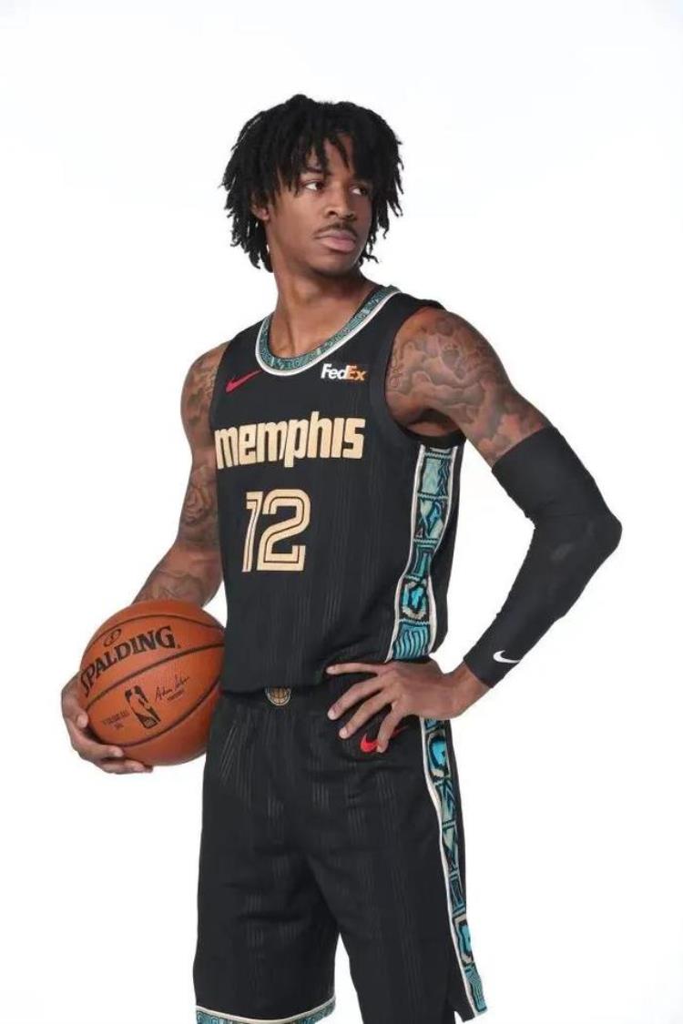 nba最新城市版球衣「NBA球员上身新赛季城市版球衣独行侠和猛龙队很帅」