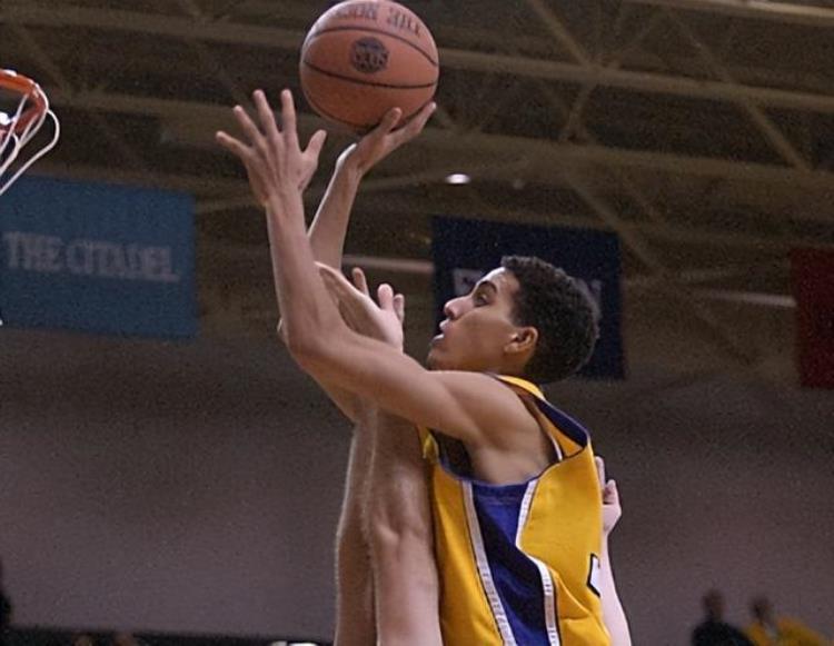 凯文马丁十佳球「凯文马丁NBA初代造犯规大师巅峰却没赶上小球时代的杰出分卫」