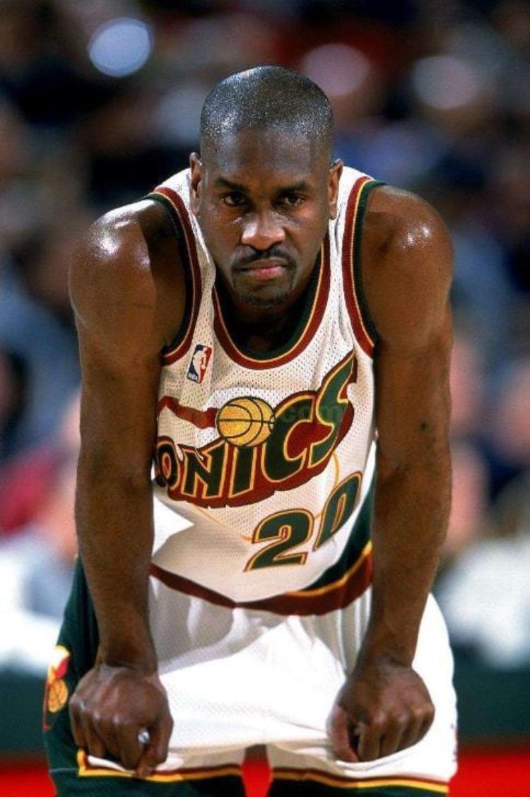 nba史上最强防守球员「NBA历史最强防守五虎都是谁他们若一起对方拿80分都不易」