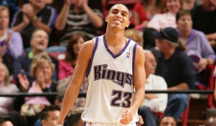 凯文马丁十佳球「凯文马丁NBA初代造犯规大师巅峰却没赶上小球时代的杰出分卫」