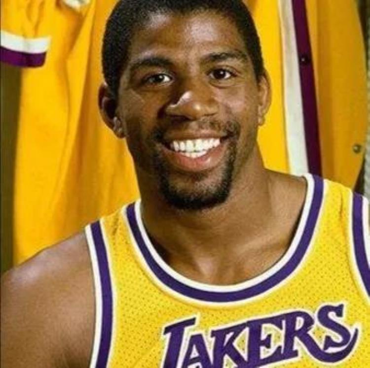 nba各球队名人堂球员「NBA八大王朝球队各有多少名人堂成员」