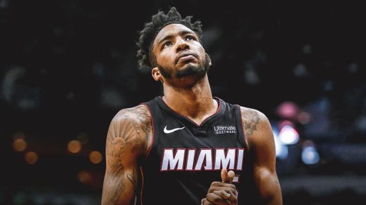 垂直弹跳最高的人「NBA历史上垂直弹跳最高的十位球员第一位是永远的神」