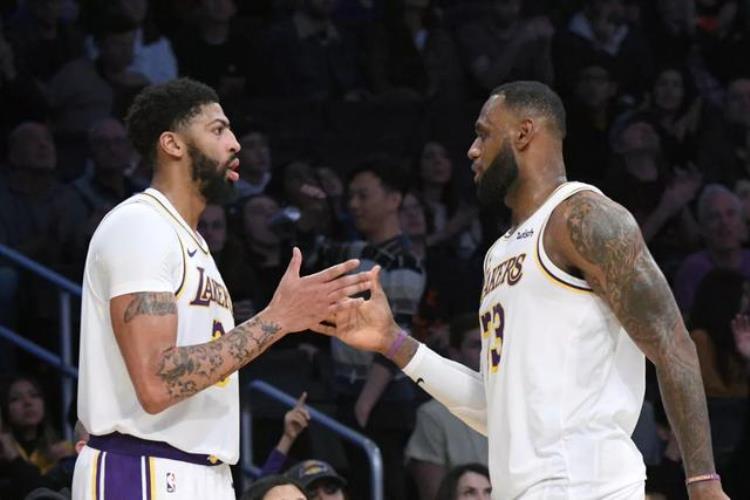 nba单场盖帽纪录球队「单场20次盖帽创造队史纪录我的天啊太凶残了」