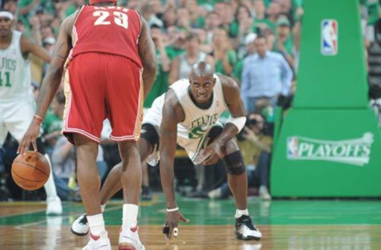 篮球死亡缠绕防守「死亡缠绕NBA历史上拿过9次一防的仅此4人老詹和小卡都做不到」