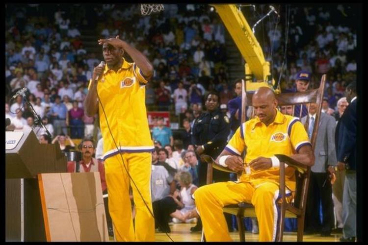 nba历史共76次总决赛里一共出现了几次四比零横扫世界「NBA历史共76次总决赛里一共出现了几次四比零横扫」