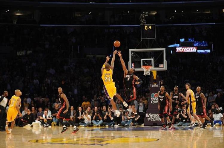 nba十大压哨绝杀「年度盘点之十大压哨绝杀格拉汉姆后场超远东契奇抛投三分」