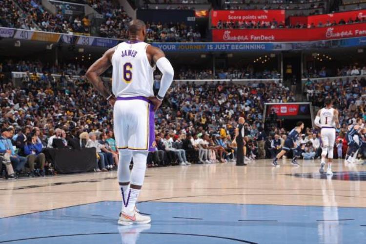 季后赛nba最高得分「季后赛得分30次数排名詹姆斯历史第一库里第11」
