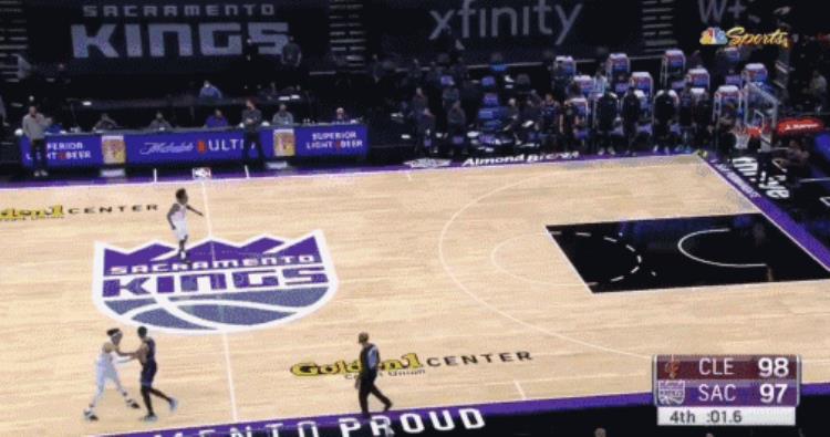 nba十大压哨绝杀「年度盘点之十大压哨绝杀格拉汉姆后场超远东契奇抛投三分」