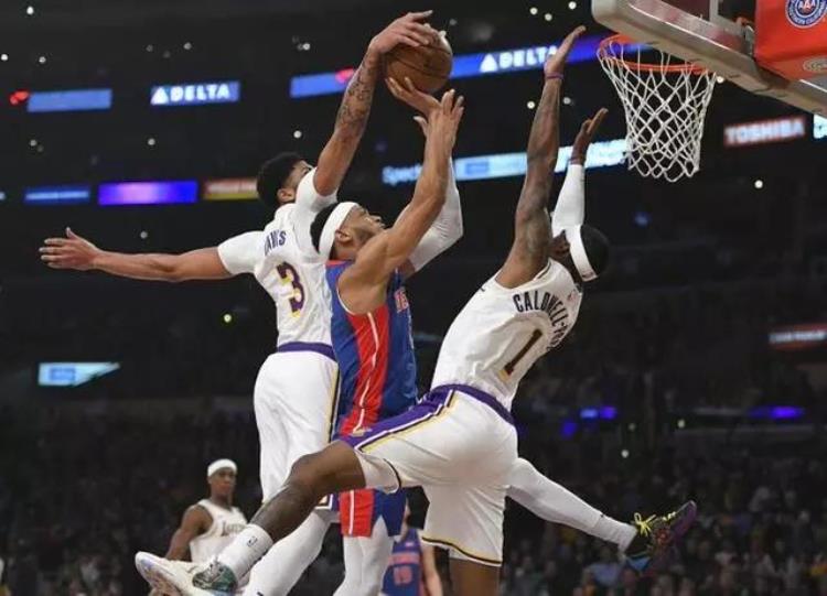 nba单场盖帽纪录球队「单场20次盖帽创造队史纪录我的天啊太凶残了」