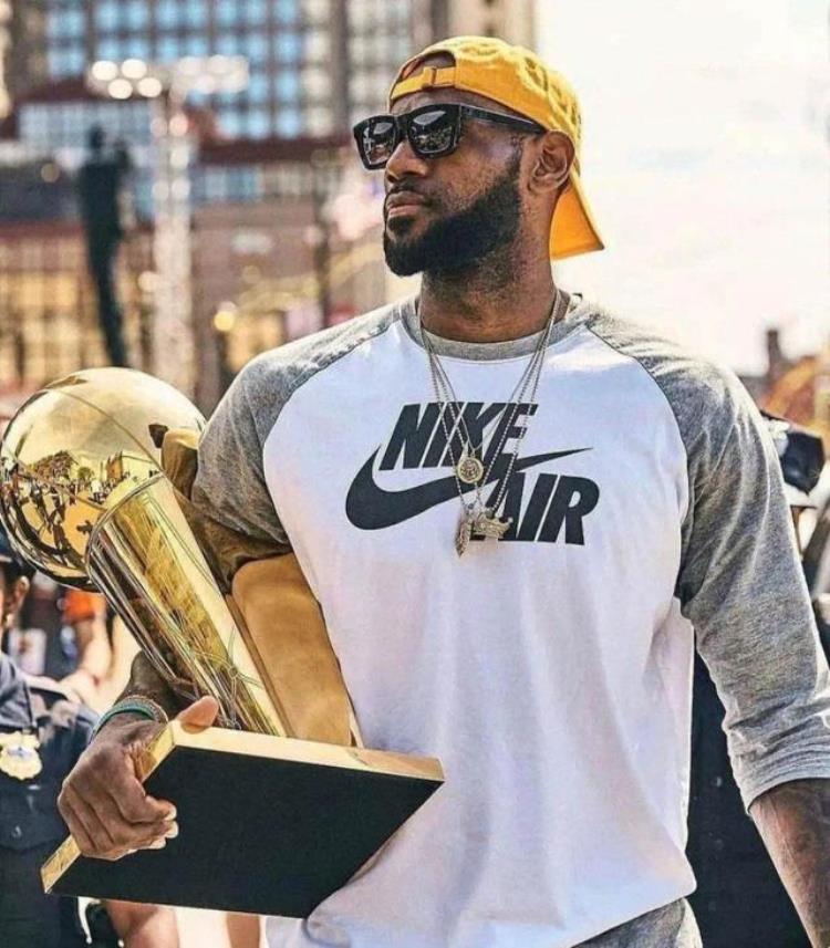 11年nba阵容「过去11年NBA球员登场时间巴特勒第10老詹第5哈登才是真铁人」