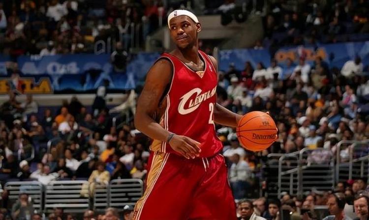 nba历届总冠军首发球员「NBA历史前十巨星生涯首场总决赛表现如何乔丹抢眼老詹稚嫩」