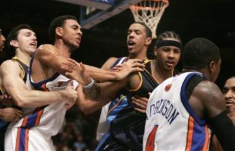 nba的打架事件「热血喷张NBA十大打架事件逼王伯德终被揍」