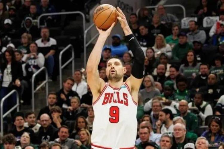 nba赛季场均助攻排行「美媒列出近10个赛季得分篮板和助攻最多的球员詹姆斯非数据迷」