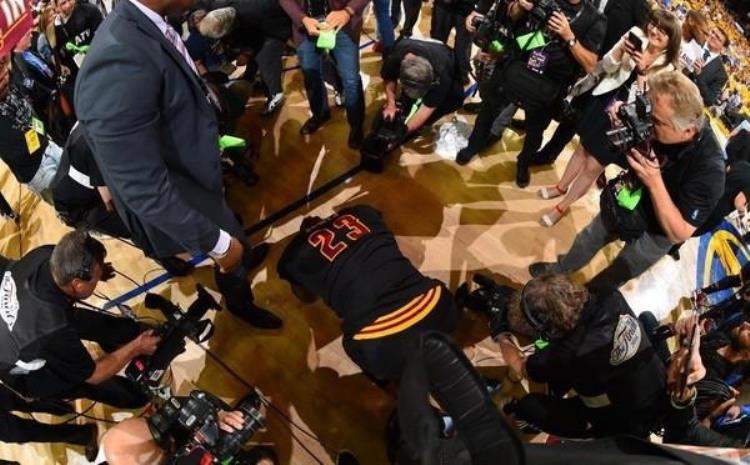 nba催泪时刻「NBA六大催泪画面六个感人故事总有让你热泪盈眶的那一个」