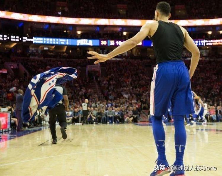nba球鞋穿坏事件「11图看NBA穿坏鞋衣瞬间詹皇球衣撕成两半马努鞋子开口笑」
