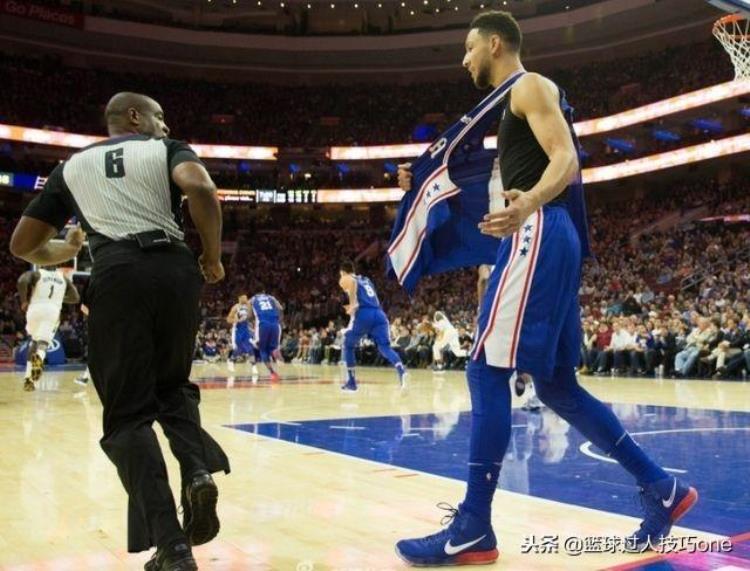 nba球鞋穿坏事件「11图看NBA穿坏鞋衣瞬间詹皇球衣撕成两半马努鞋子开口笑」