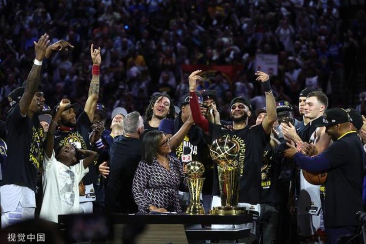 约基奇FMVP掘金41热火拿下队史首个NBA总冠军