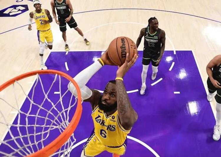 nba球衣销售排行「NBA球衣销量看人气大帝仅13位字母哥第四前三均在大球市」