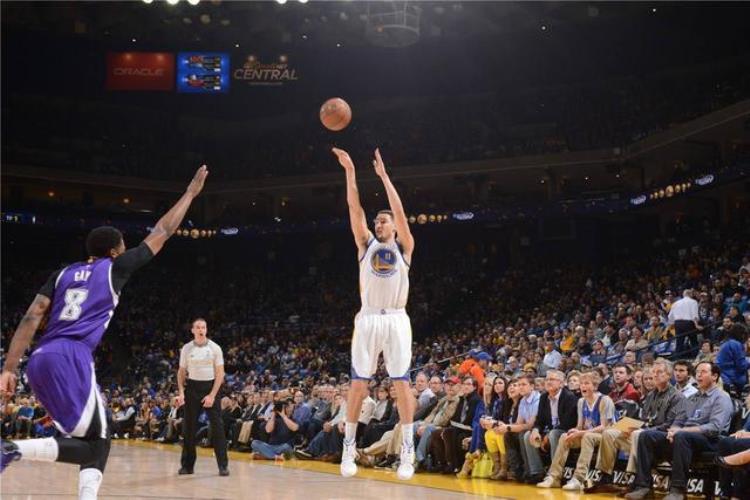nba的经典时刻「6个NBA的经典瞬间哪一个至今再看依旧能让你兴奋和感动」