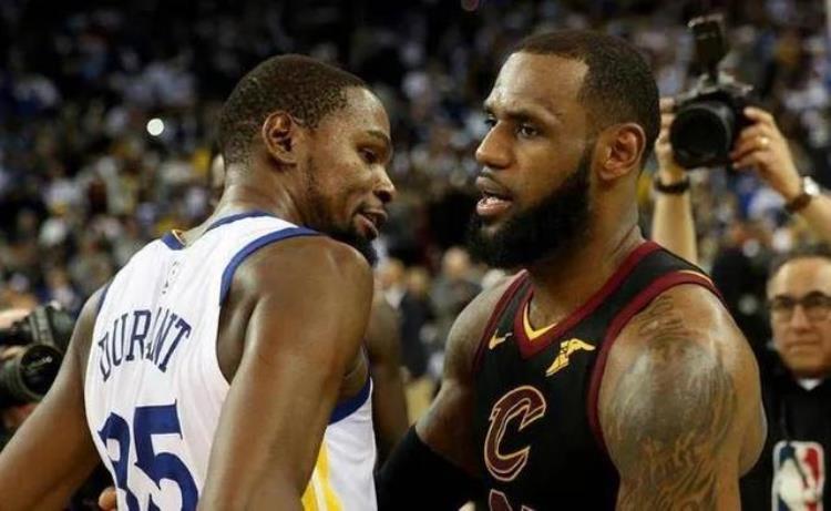 nba赛季场均助攻排行「美媒列出近10个赛季得分篮板和助攻最多的球员詹姆斯非数据迷」