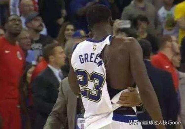 nba球鞋穿坏事件「11图看NBA穿坏鞋衣瞬间詹皇球衣撕成两半马努鞋子开口笑」