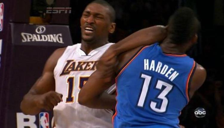 阿泰肘击哈登段「NBA历史十大恶行阿泰一肘击倒哈登兰比尔锁喉乔丹」