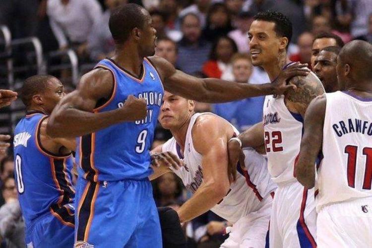 nba带伤出战经典战役「NBA历史10大带刀护卫冠军球队总有1人在重要性远超数据」