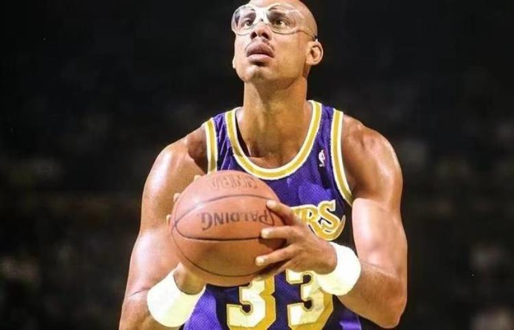 nba进攻能力最强的球员「核心输出盘点NBA进攻能力最强的十名中锋约基奇只能排第八」