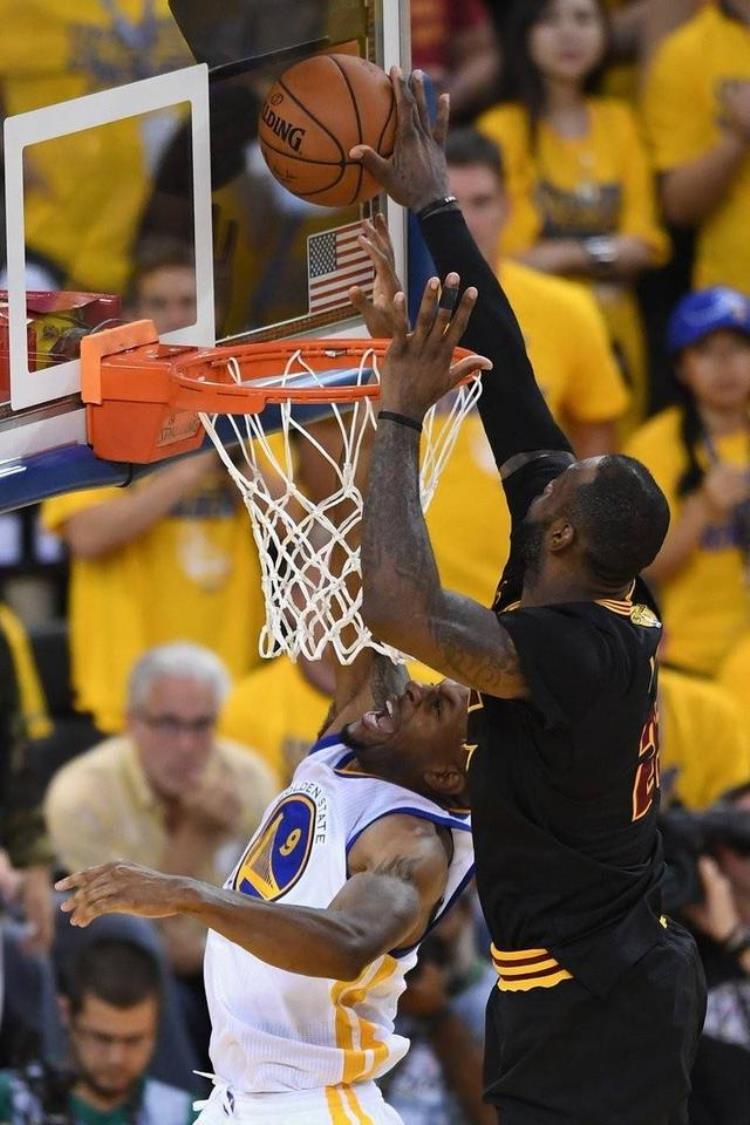 nba的经典时刻「6个NBA的经典瞬间哪一个至今再看依旧能让你兴奋和感动」