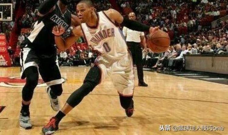 nba球鞋穿坏事件「11图看NBA穿坏鞋衣瞬间詹皇球衣撕成两半马努鞋子开口笑」