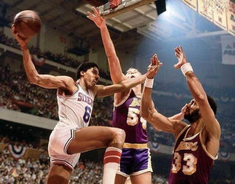 魔术师评史上最伟大三个进球「魔术师总结NBA最伟大的3个进球都是魔鬼操作一般人学不来」