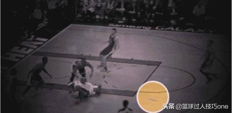 nba球鞋穿坏事件「11图看NBA穿坏鞋衣瞬间詹皇球衣撕成两半马努鞋子开口笑」