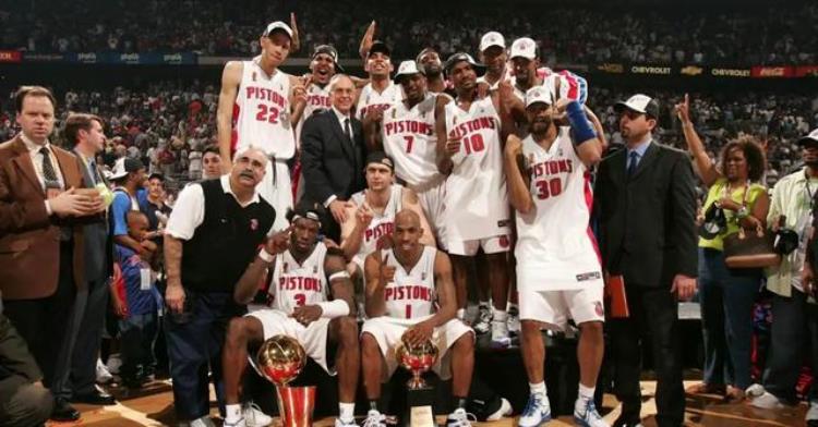nba唯一没有夺冠的球队「没有75大球员照样拿冠军NBA历史上只有一支球队做到过」