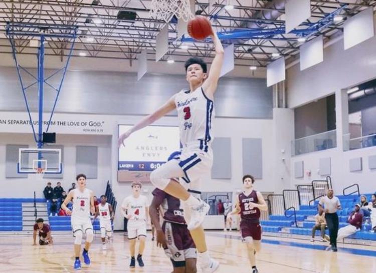 nba发展联盟年龄限制「年仅18岁中国小将加入发展联盟下一个NBA球员会是他吗」