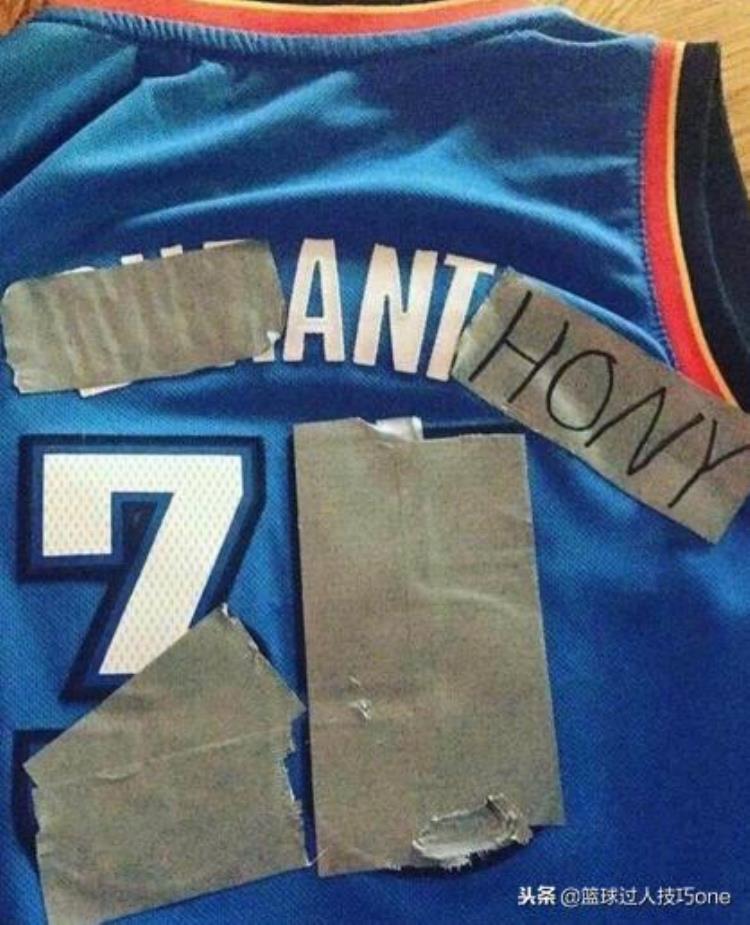 球衣女生怎么搭配「图看NBA球衣的神改造女球迷全新穿衣搭配情侣拼接球衣成焦点」