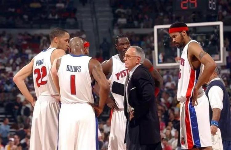 nba唯一没有夺冠的球队「没有75大球员照样拿冠军NBA历史上只有一支球队做到过」