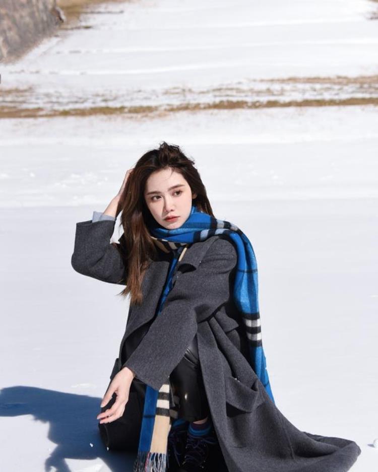 雪地精灵篮球主播美娜明眸善睐肤白貌美楚楚动人