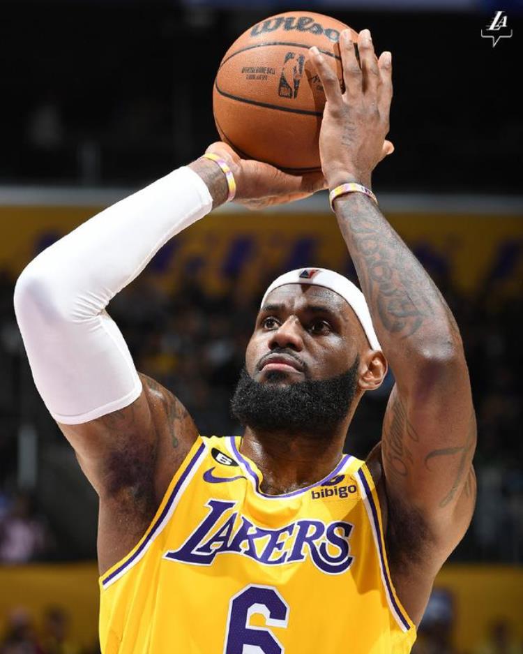 nba詹密「大型翻车现场头号詹蜜马健发话詹皇稳历史第一惨遭网友打脸」