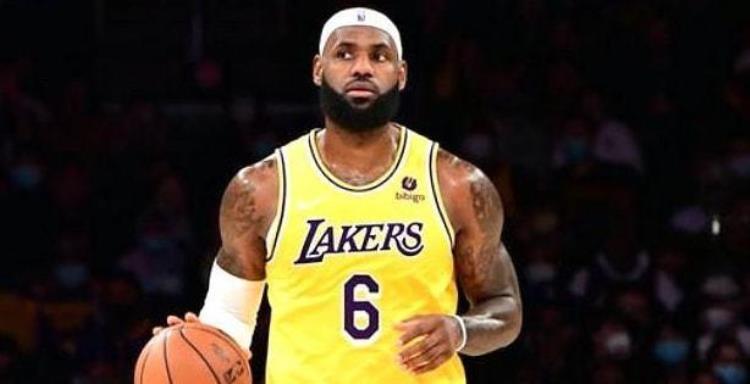 nba最强自由球员「如果让你自由组合NBA哪5人一起算是最强攻防一体阵容」
