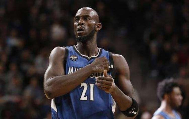 字母哥的励志故事「NBA十大励志故事字母哥一度穷到和哥哥共用球鞋如今身价过亿」