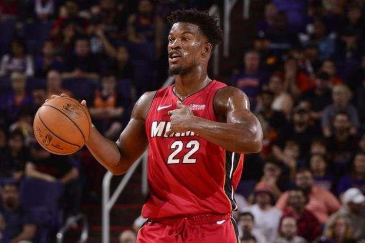 字母哥的励志故事「NBA十大励志故事字母哥一度穷到和哥哥共用球鞋如今身价过亿」